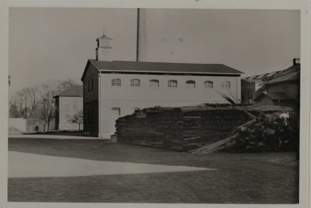 Das Hinrichtungshaus im Innenhof des Strafgefängnisses Wolfenbüttel, ca. 1944 (Niedersächsisches Landesarchiv - Standort Wolfenbüttel, 50 Slg. 234 Nr. 42)